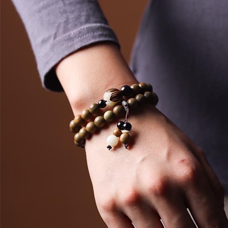Bracelet double tour apaisant en bois de santal vert et lotus
