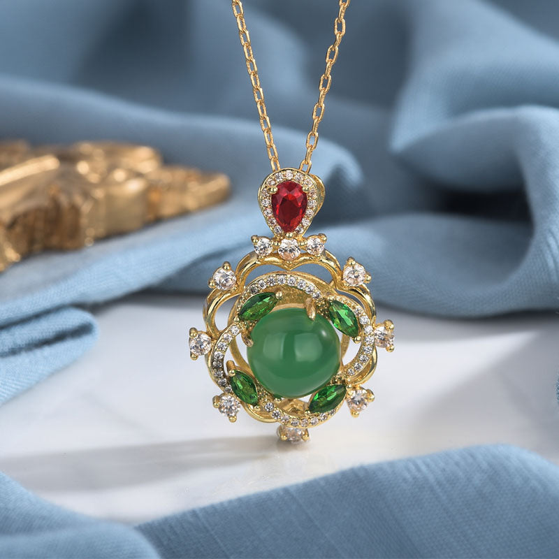 Collier porte-bonheur en jade cyan et cristal rouge pour l'harmonie et la guérison