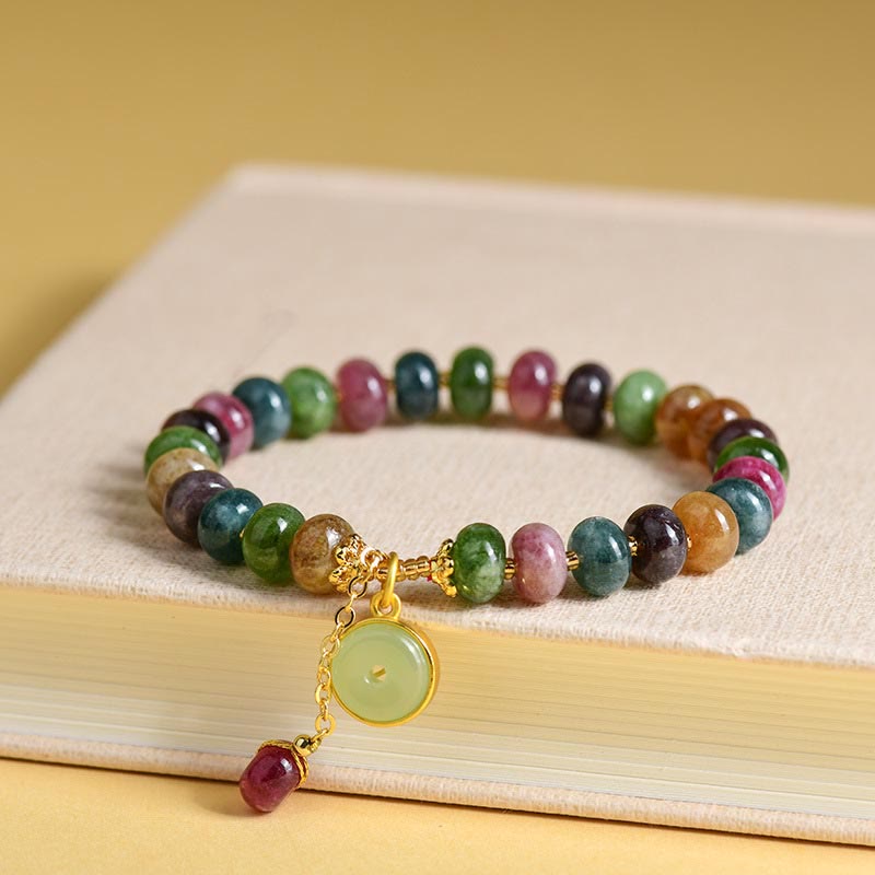 Bracelet d'amour en tourmaline colorée avec breloque fleur de lapin