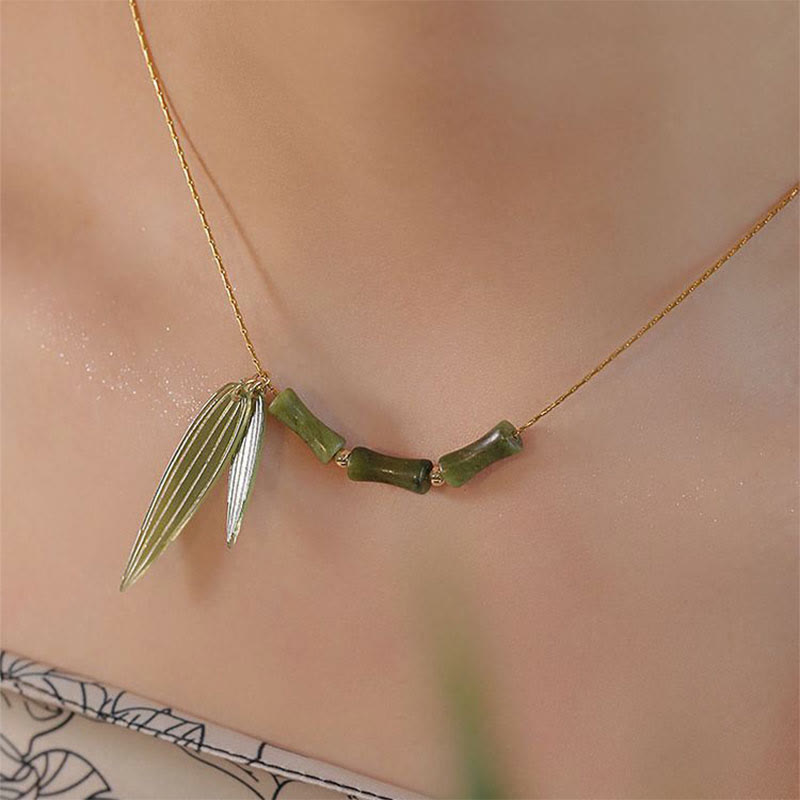 Collier en jade et feuille de bambou pour la richesse et la prospérité