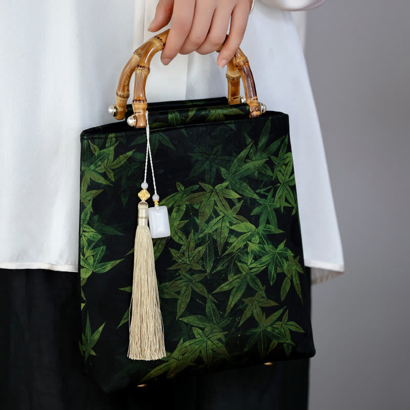 Sac à main en bambou avec motif papillon et poisson koï et poignées en jade
