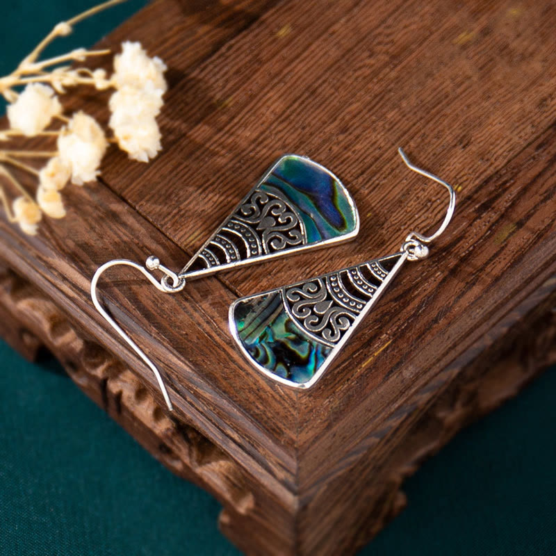 Boucles d'oreilles spirituelles en cuivre avec pierre Tridacna à motif creux et bénédiction