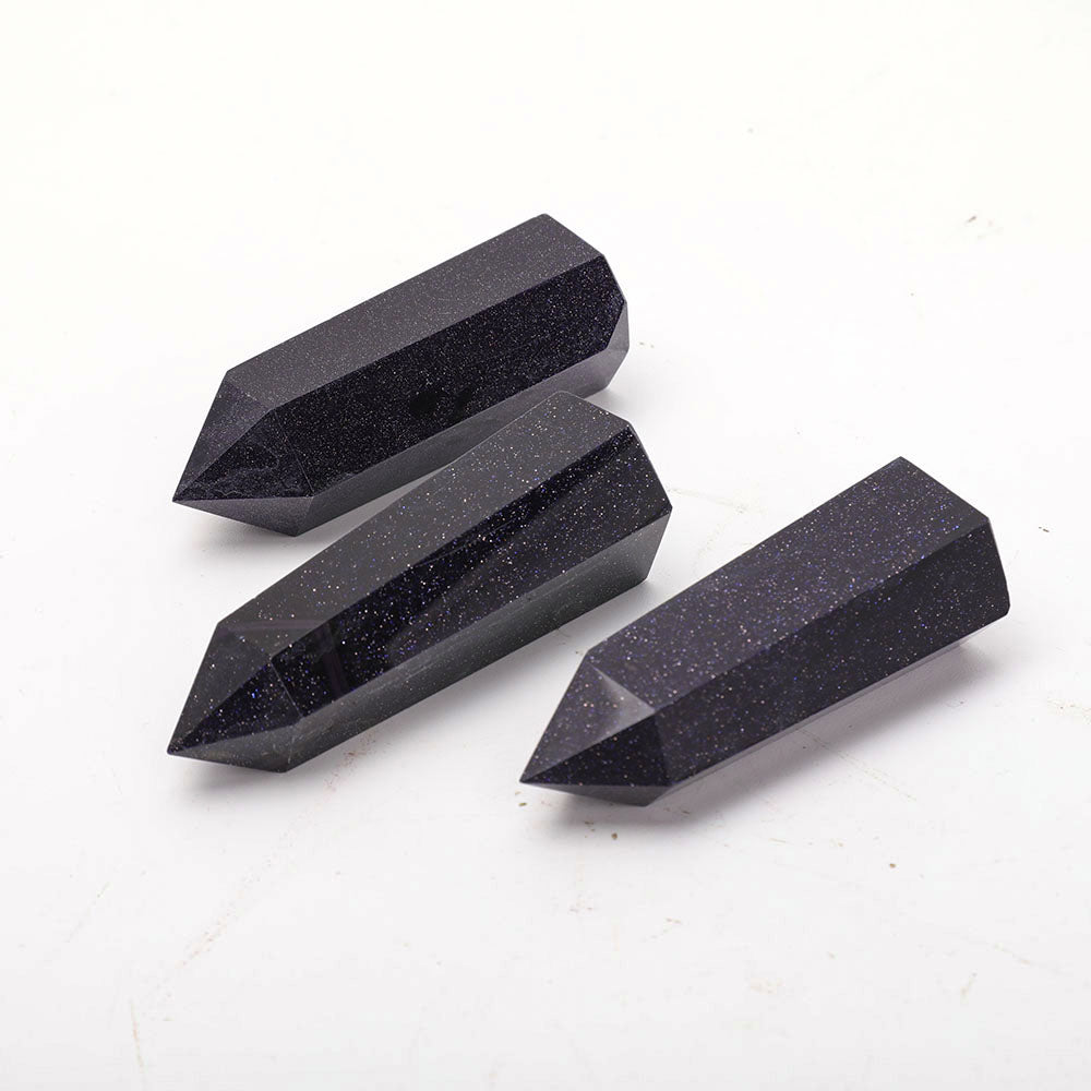 Ensemble de pointes de cristal en grès bleu de 5 à 7,6 cm