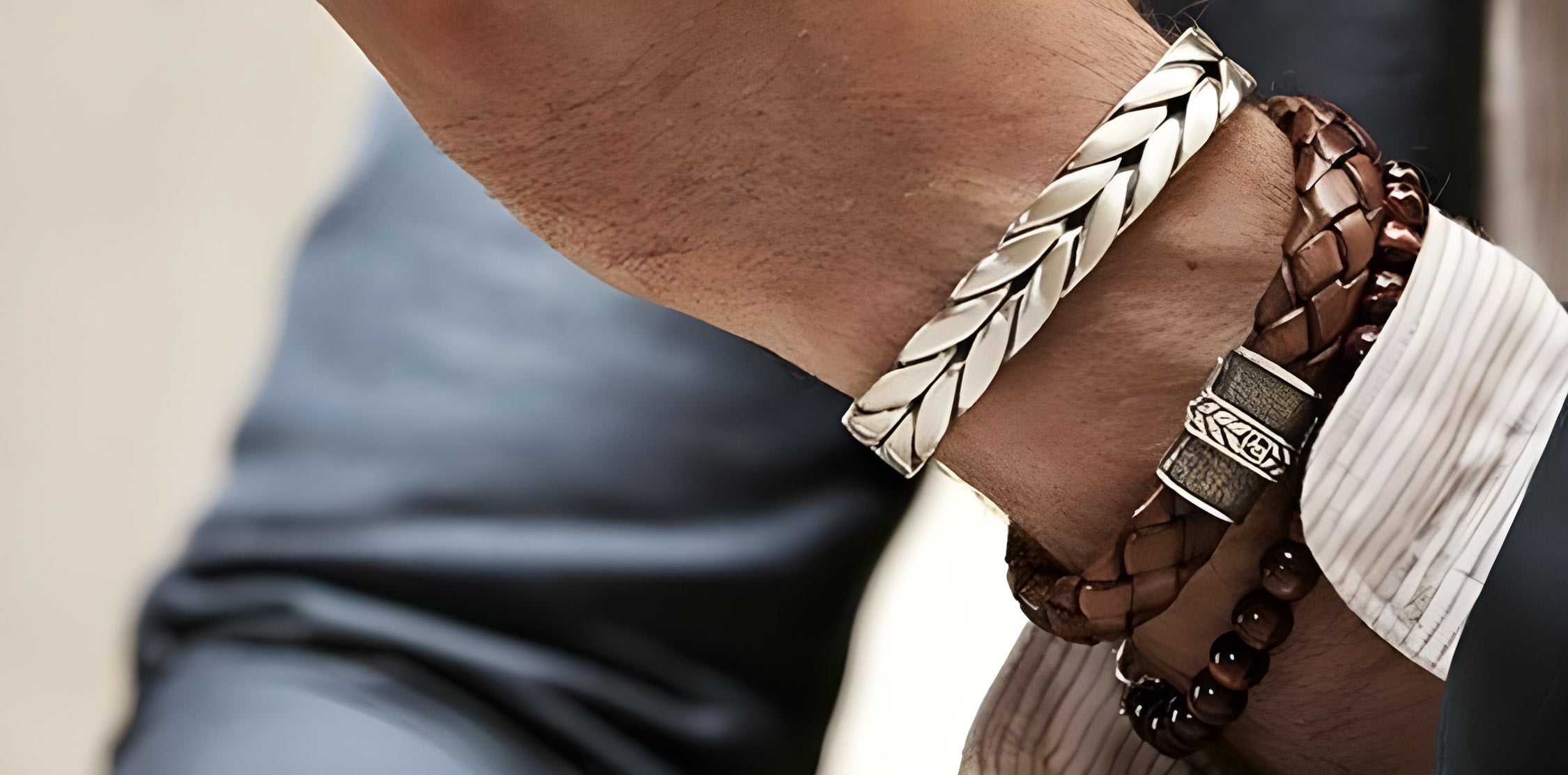 Bracelet en cuir tressé avec breloque œil de tigre