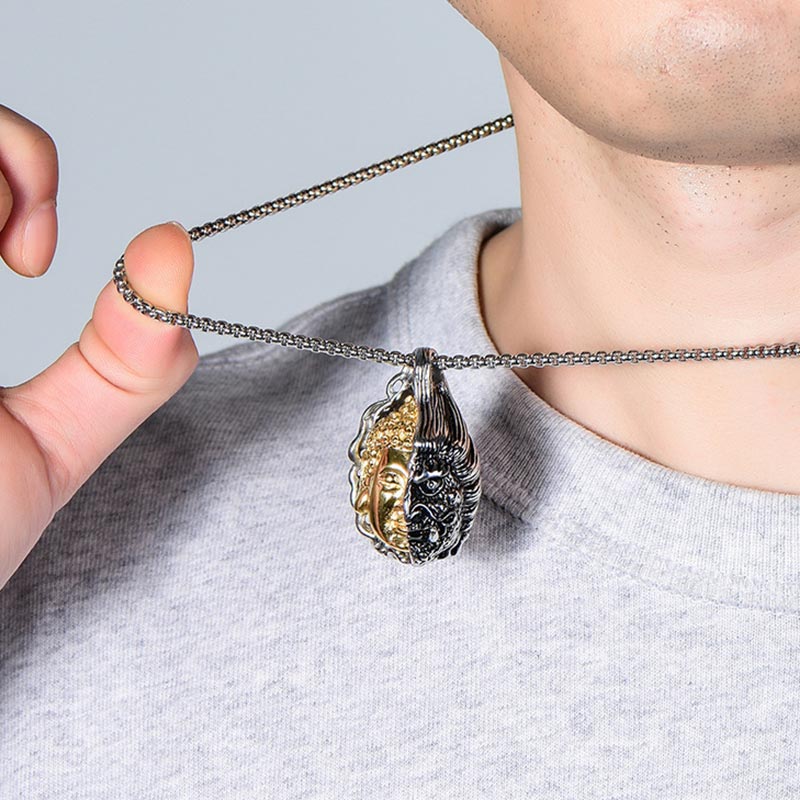 Collier unisexe en acier titane mi-bouddha mi-diable