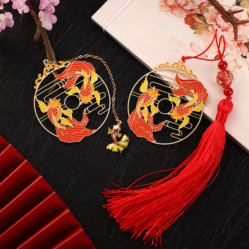 Marque-page en laiton doré avec poisson koï pour la protection spirituelle