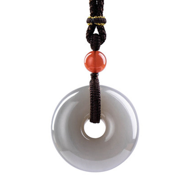 Collier porte-bonheur en jade gris naturel | Pendentif paix et prospérité