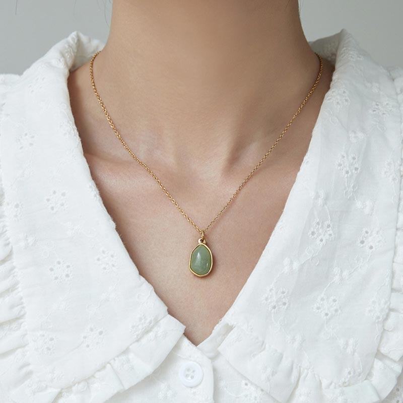 Collier pendentif en quartz rose naturel pour l'amour inconditionnel et la guérison