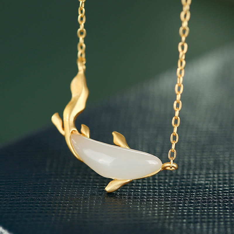 Collier porte-bonheur en jade blanc et dauphin | Argent sterling 925