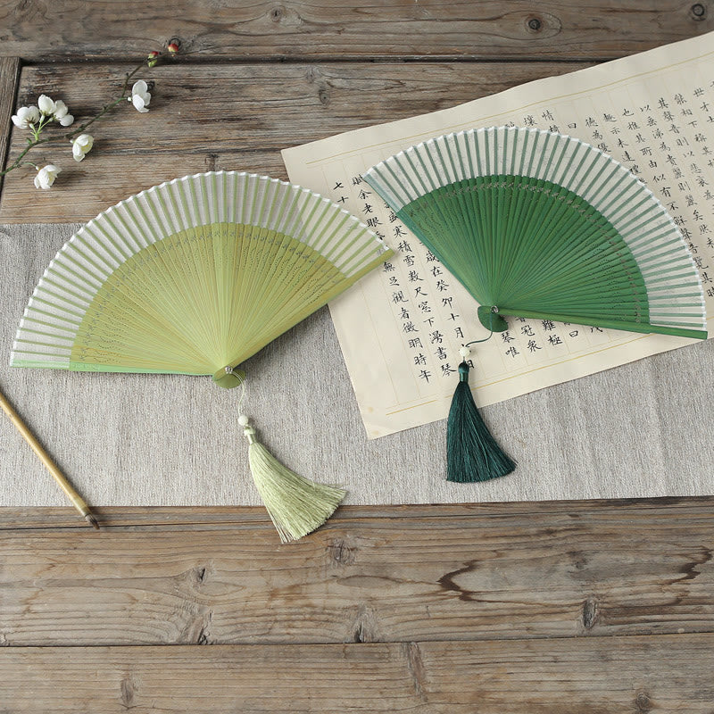 Éventail chinois pliable en soie de mûrier motif libellule 23 cm