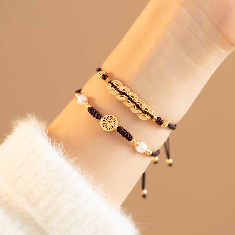 Bracelet en fil rouge avec pièce de cuivre pour la chance et la protection