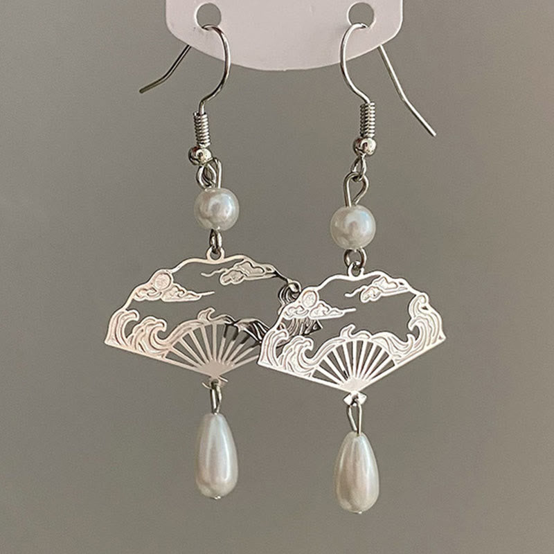 Boucles d'oreilles pendantes en perles et éventail en cuivre | Prospérité et protection