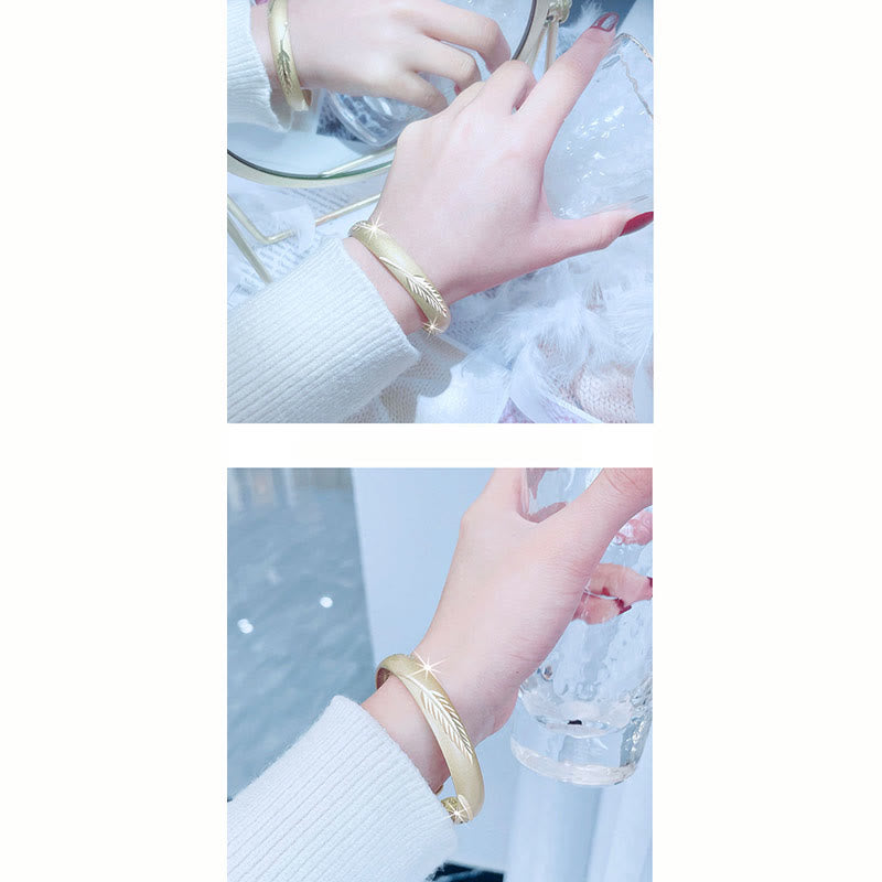 Bracelet manchette spirituel en cuivre avec motif Sutra du cœur en plumes