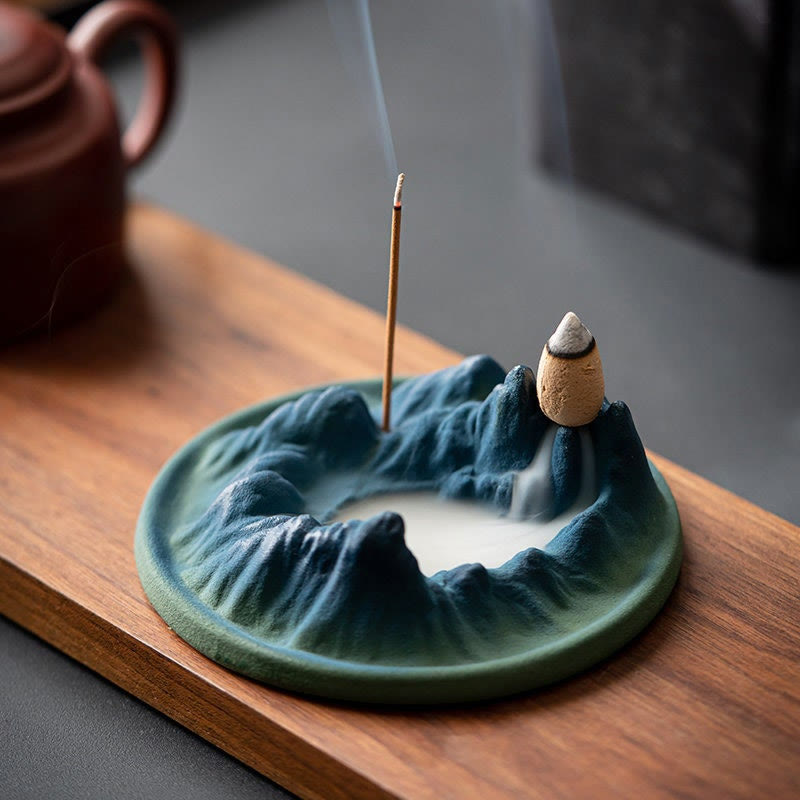 Brûleur d'encens à refoulement créatif en céramique de montagne et de rivière