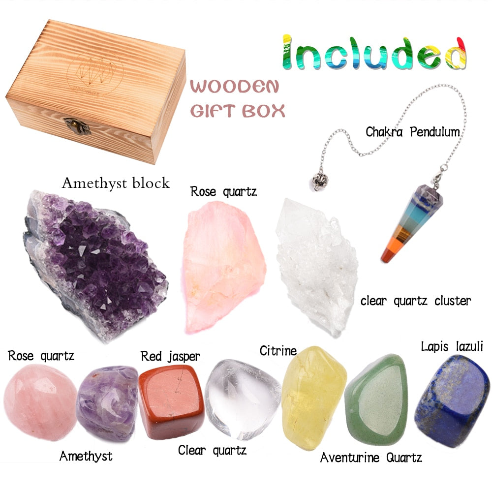 Ensemble de cristaux avec pendule et sept pierres de chakra