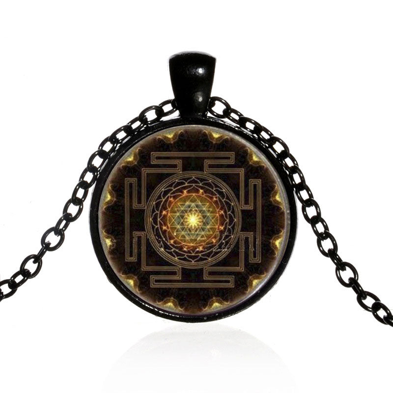Collier spirituel en pierres précieuses du temps sacré Sri Yantra