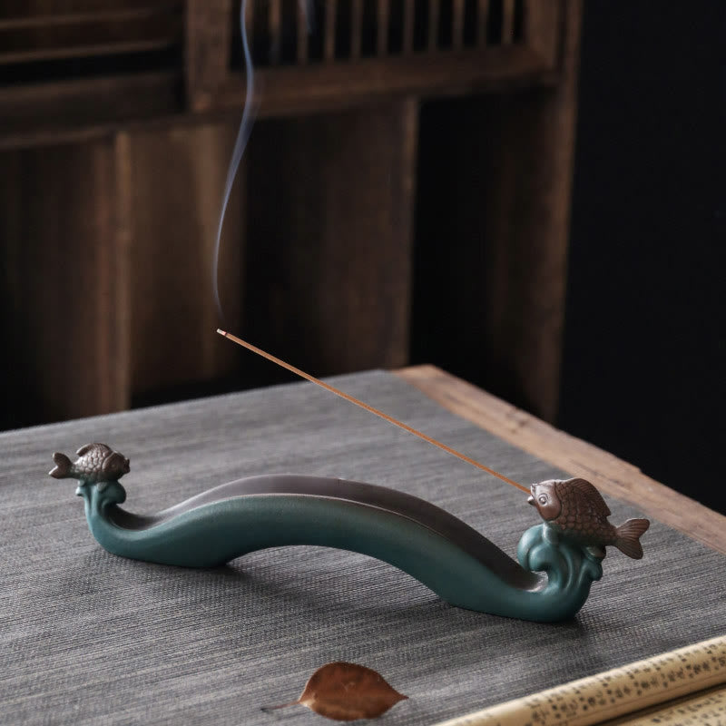 Brûleur d'encens en céramique double poisson koï pour l'harmonie et la guérison
