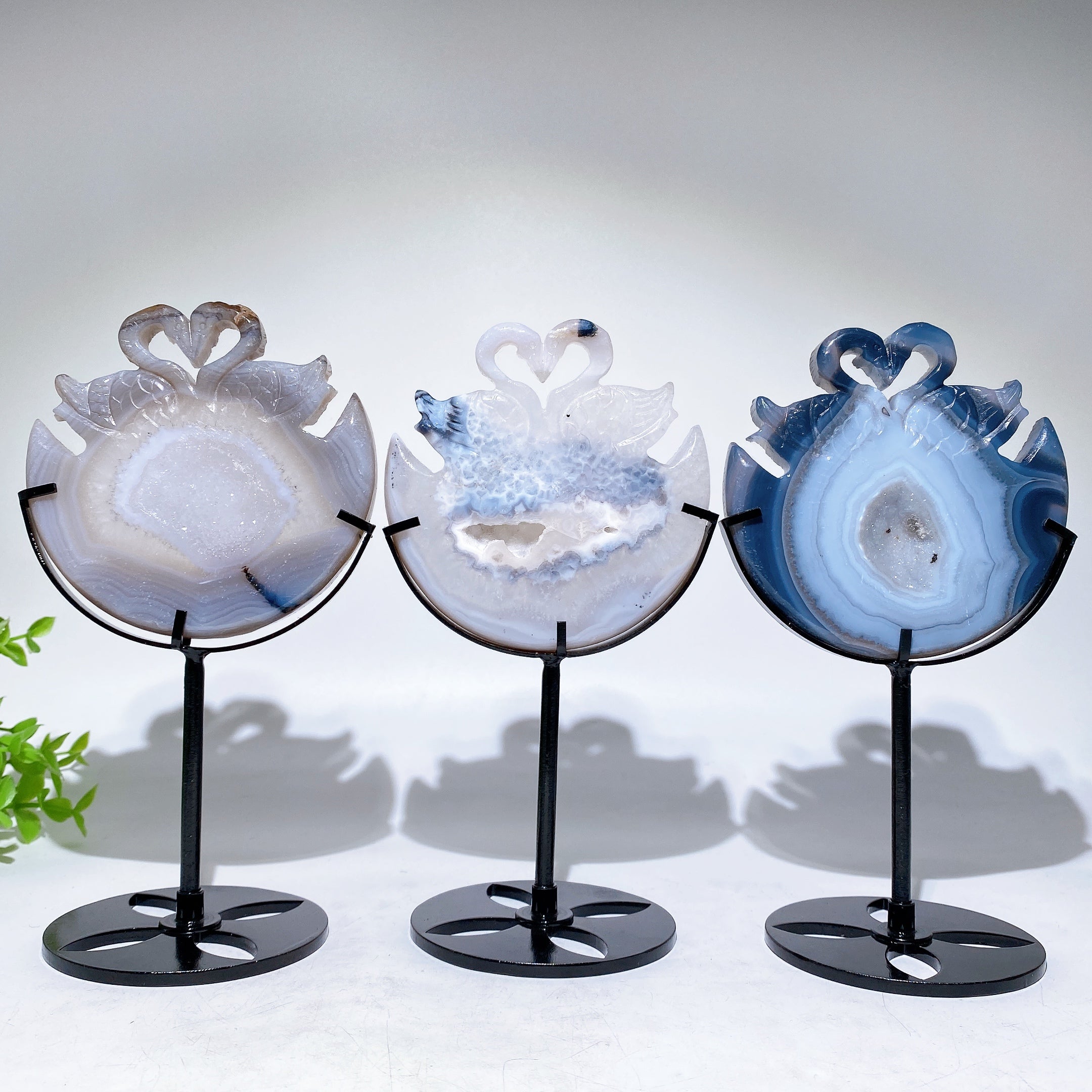 Sculpture en cristal de cygne en agate druzy de 9,9 cm avec support