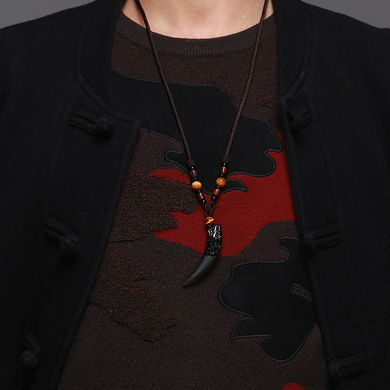 Grand collier courageux à motif de dents de loup en obsidienne glacée