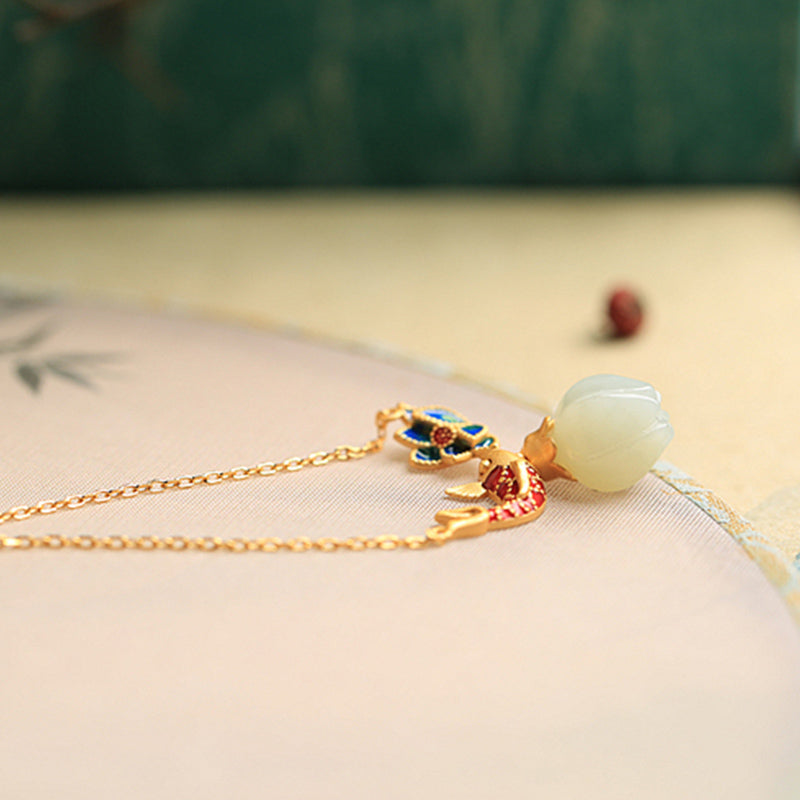 Collier pendentif de protection en jade blanc avec poisson koï et lotus