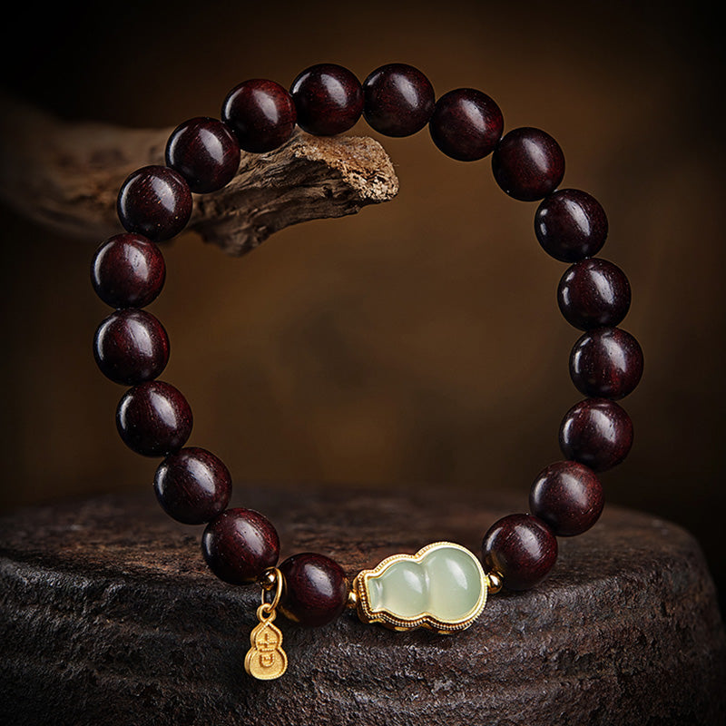 Bracelet en jade et bois de santal rouge à petites feuilles pour le calme et la protection