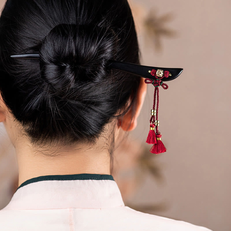 Épingle à cheveux en ébène avec pompon en ficelle rouge pour la protection et la chance