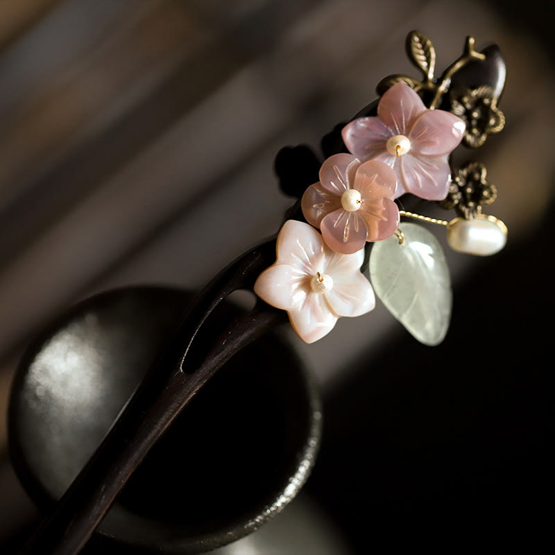 Épingle à cheveux en coquillage d'ébène avec fleur de bénédiction | Épingles à cheveux chinoises
