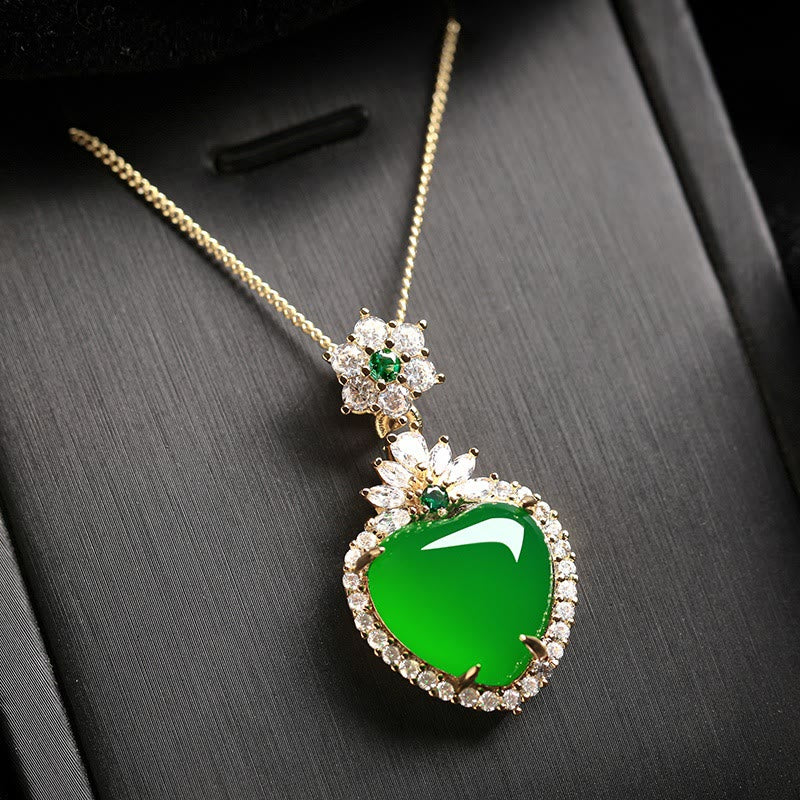 Collier de force en calcédoine verte pour le courage
