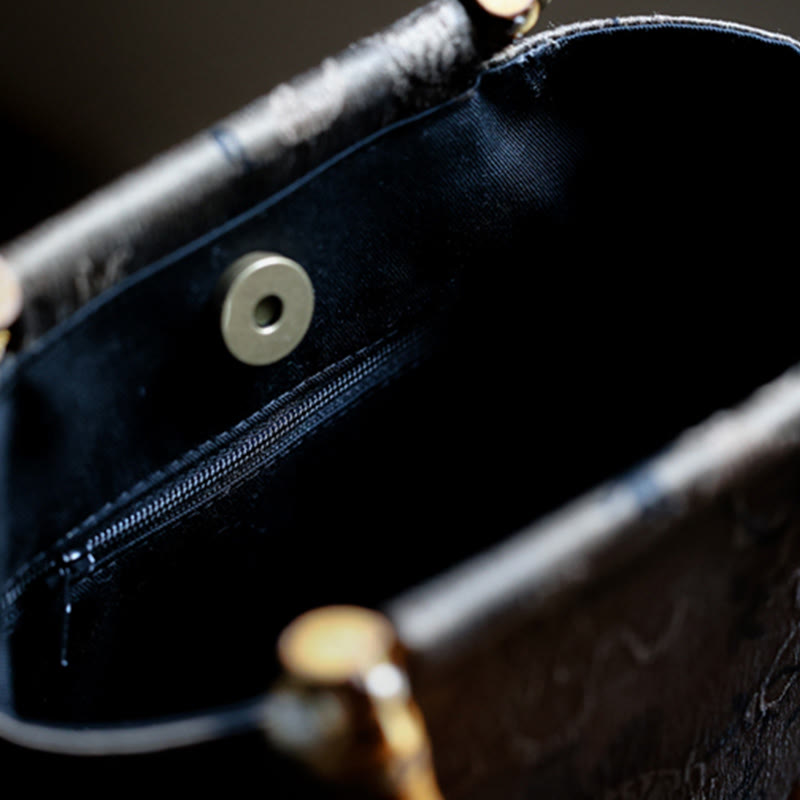 Sac à main en bambou avec motif papillon et poisson koï et poignées en jade