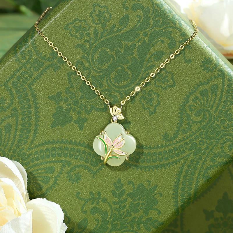 Collier et boucles d'oreilles élégants en jade Hetian avec fleur de papillon