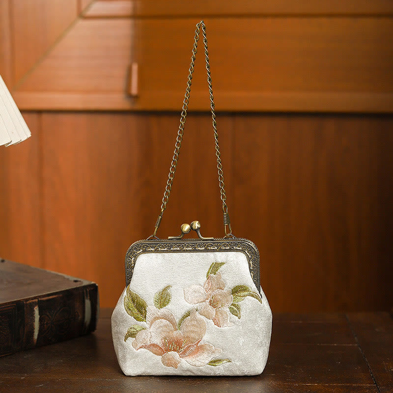 Sac à main brodé papillon oriental cerise 11 cm