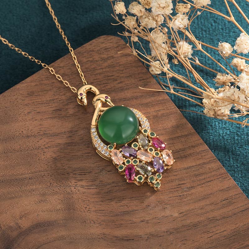 Collier de succès en jade cyan pour l'harmonie et la chance