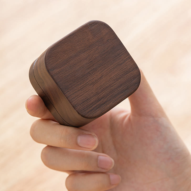 Boîte de rangement pour bagues et bijoux en bois de noyer noir faite à la main