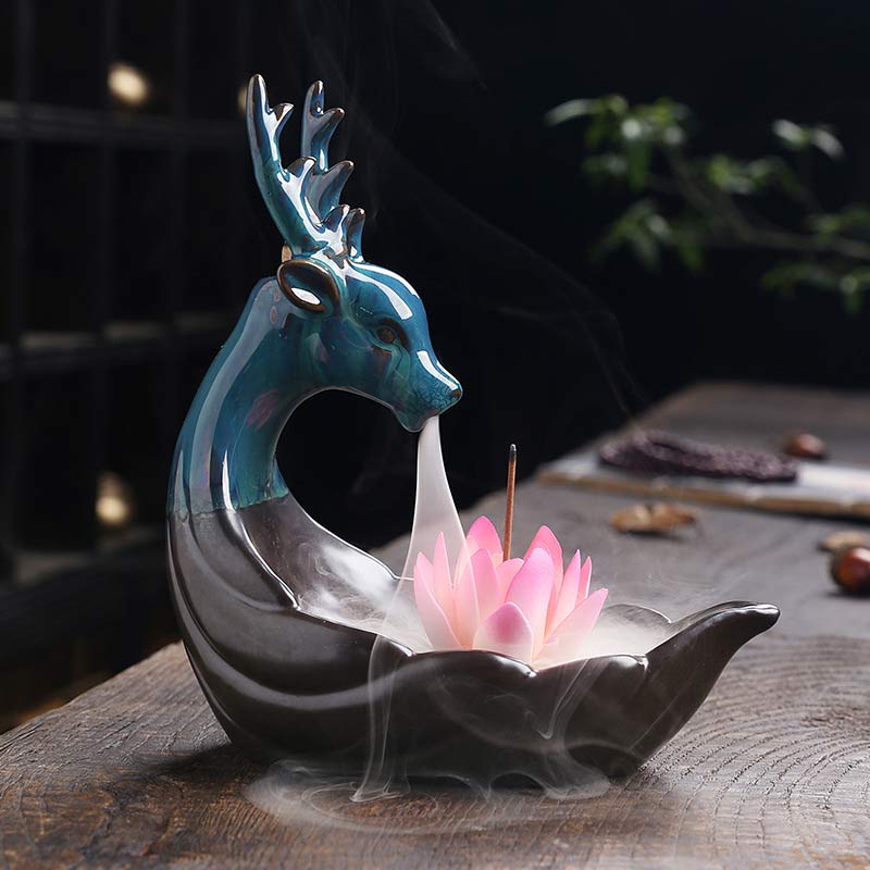 Brûle-encens à reflux en céramique motif lotus et cerf 18 cm
