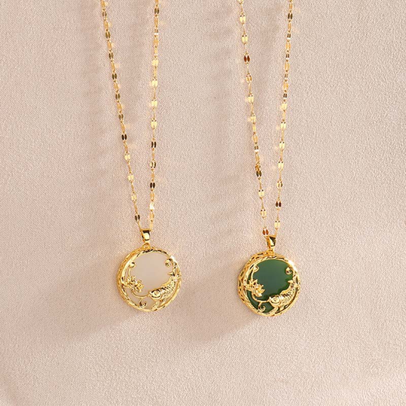 Collier pendentif porte-bonheur en jade naturel avec poisson koï et lotus