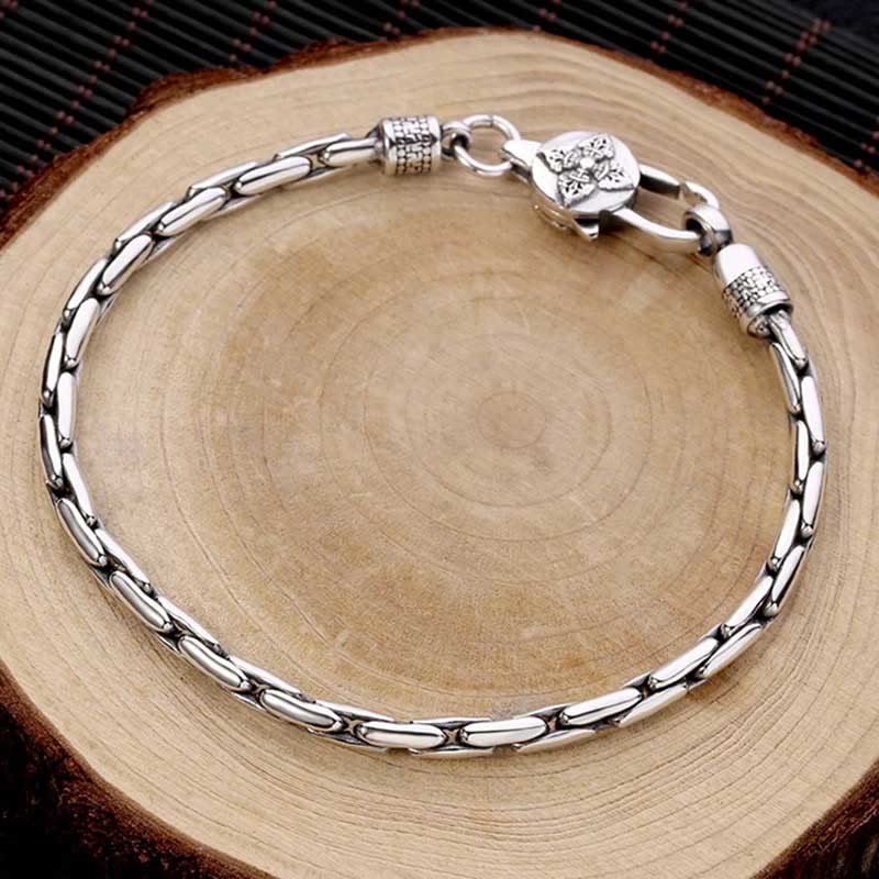 Bracelet de force Om Mani Padme Hum en argent plaqué cuivre