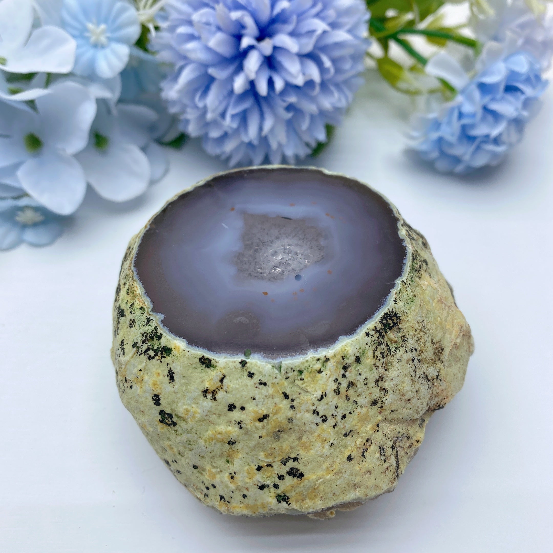 Spécimen de cristal d'agate enhydros de forme libre 3 x 1,7 po, pierre de guérison