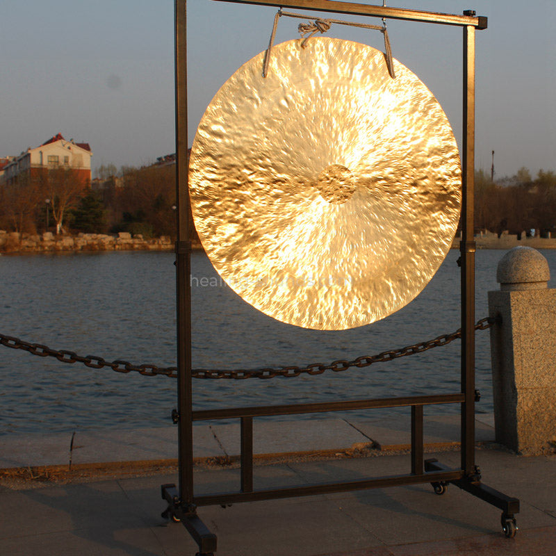 Support de gong avec roulettes pour présentation d'instruments