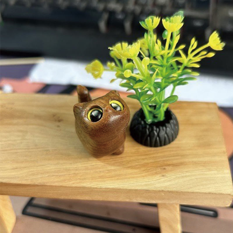 Figurine de chat porte-bonheur en bois de santal vert pour une énergie positive