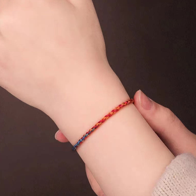Bracelet en corde rouge coloré fabriqué à la main pour la chance et la protection