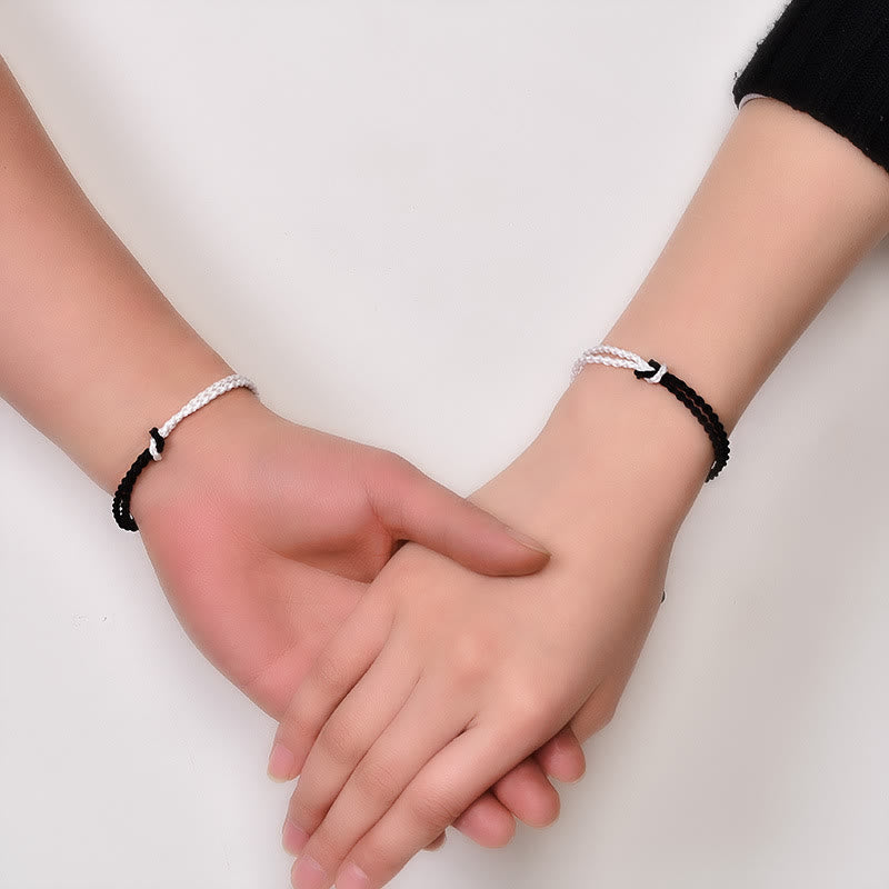 Bracelet tressé en corde rouge noire et blanche fait à la main pour la protection