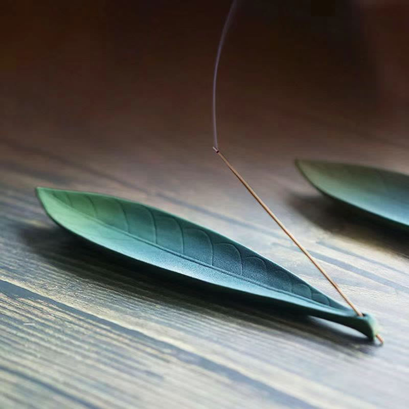 Brûleur d'encens en céramique fait à la main en feuilles de saule pour la guérison