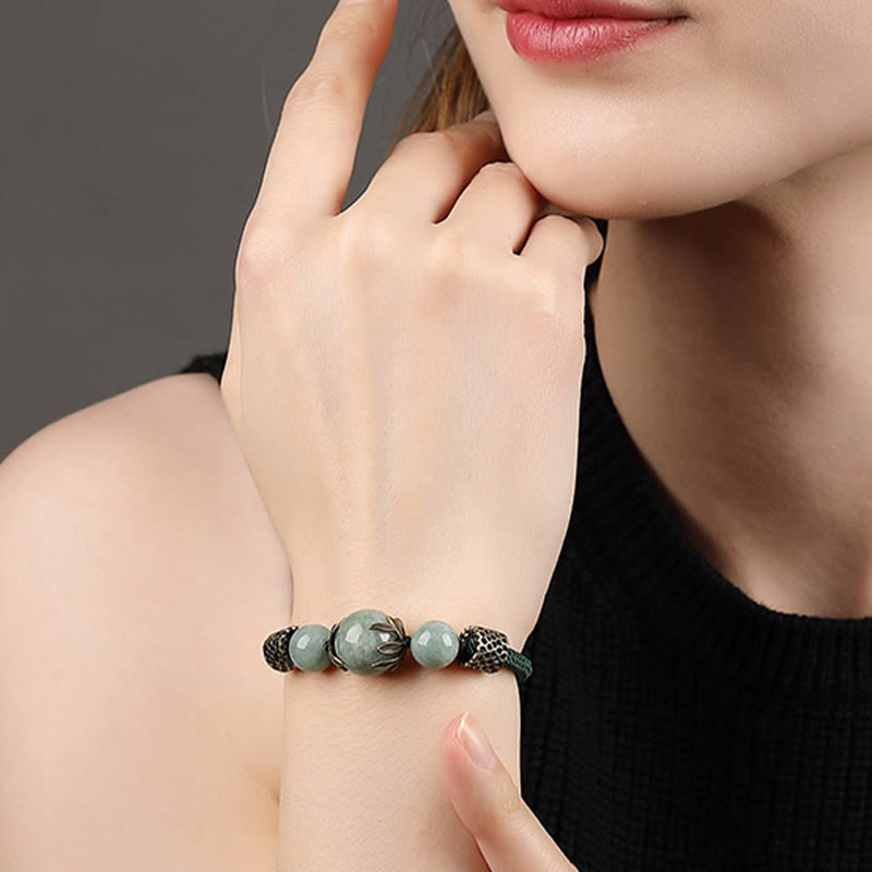 Bracelet porte-bonheur en jade vert fait main | Prospérité et bien-être