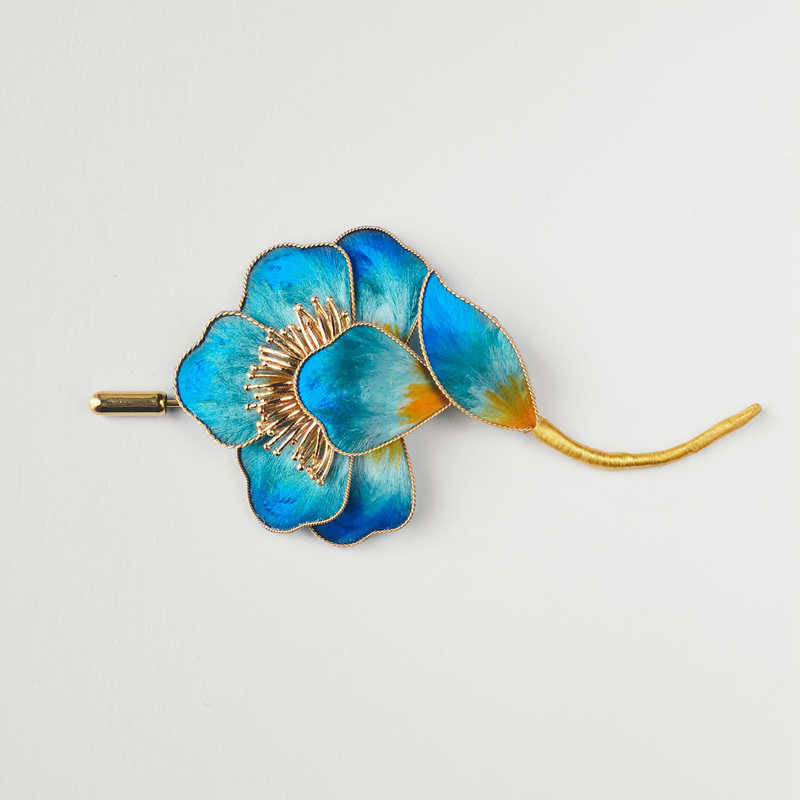 Broche fleur bleue en soie de mûrier faite à la main pour la croissance spirituelle