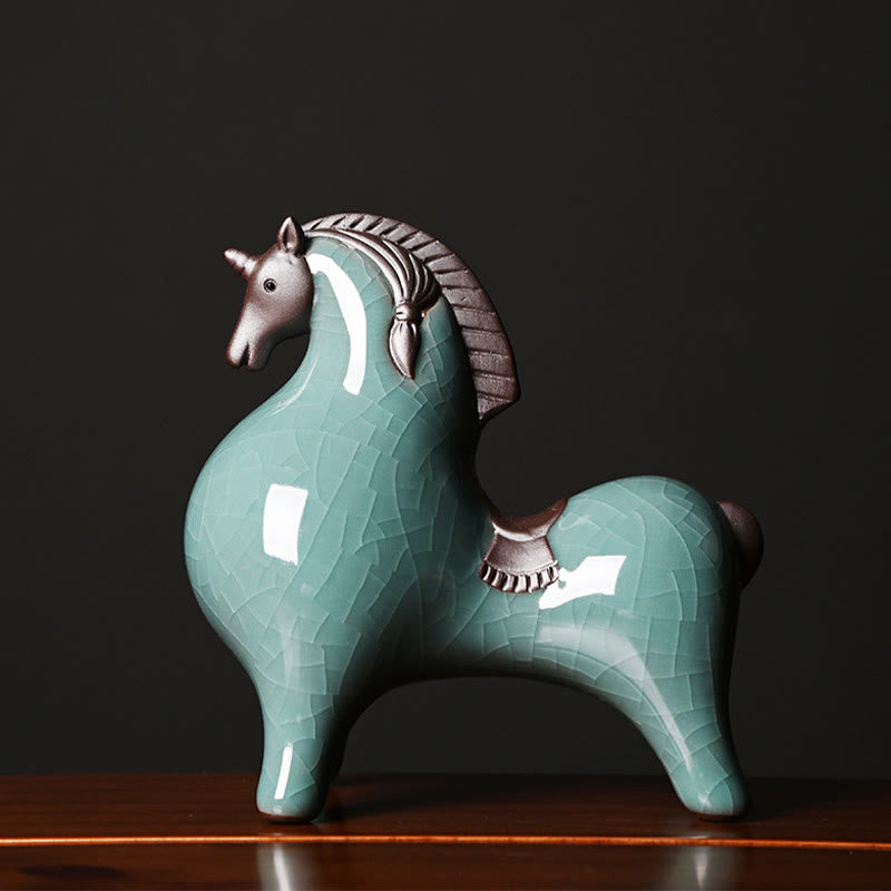 Figurine de cheval en céramique tête baissée de 11 cm pour le succès et la liberté