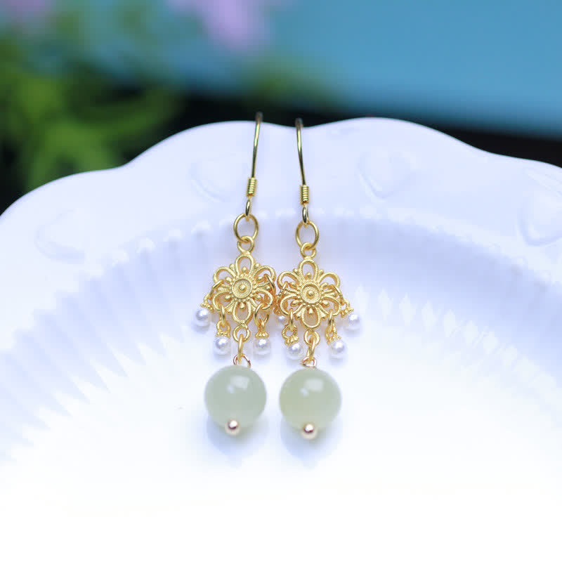 Boucles d'oreilles pendantes en jade Hetian et or 14 carats pour la prospérité et la chance