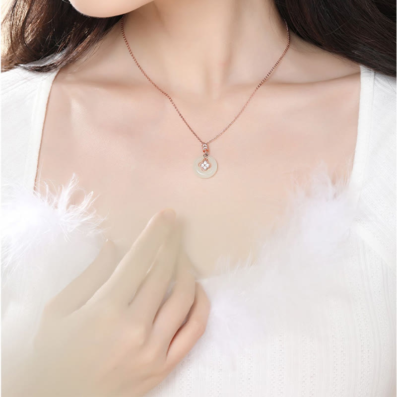 Collier porte-bonheur en jade Hetian avec trèfle à quatre feuilles pour la prospérité