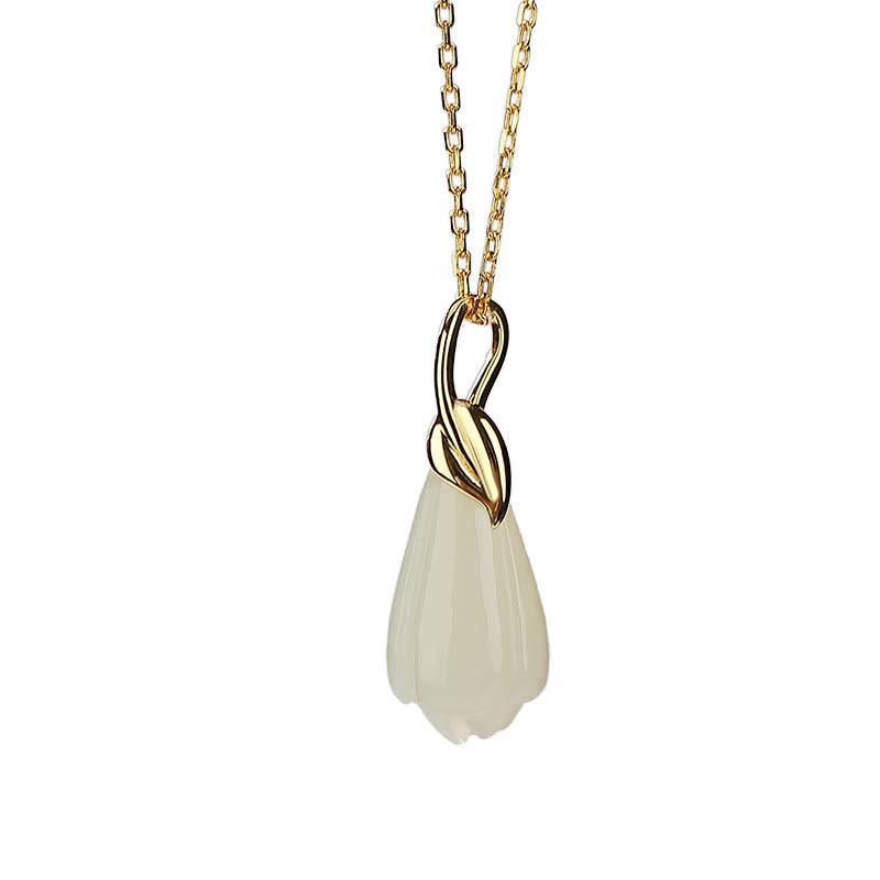 Collier en jade Hetian avec fleur de magnolia | Symbole d'abondance