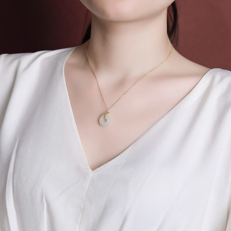 Collier Boucle de la Paix en Jade Hetian | Argent sterling | Équilibre de la Prospérité