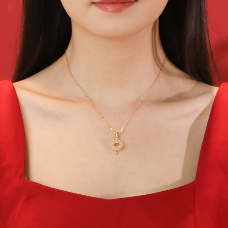 Collier en jade Hetian avec boucle de paix pour l'année du serpent